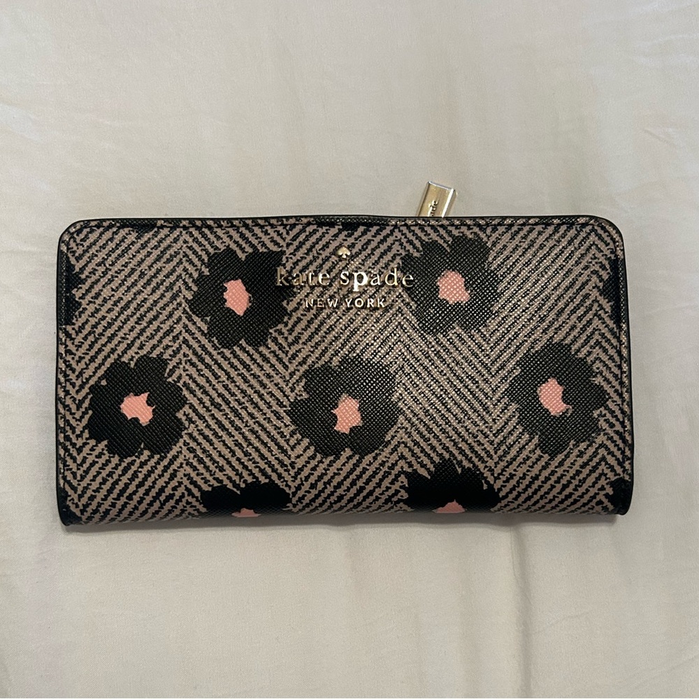 Kate Spade Skinny wallet